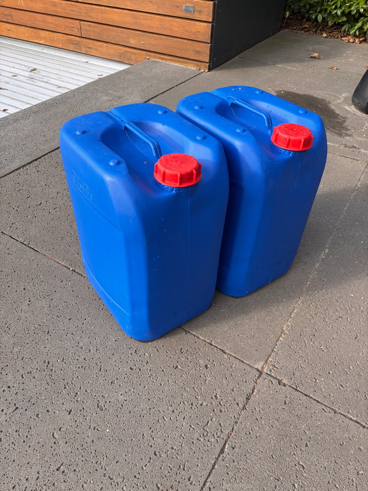2x Blauwe jerrycan - 20 liter UN-certified, Tuin en Terras, Ophalen, Gebruikt, Minder dan 80 cm, Overige typen