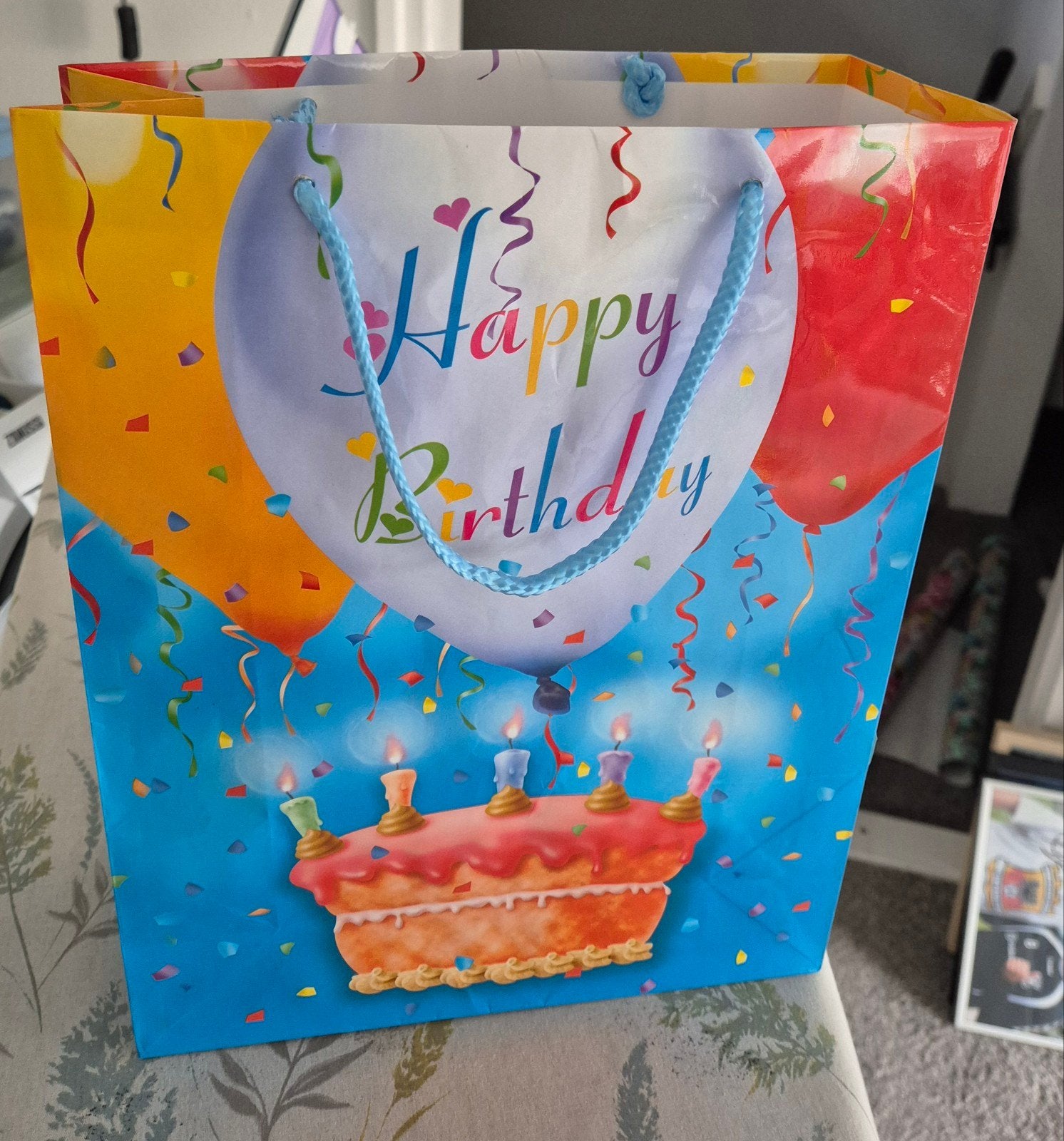 59 cadeautasjes met tekst happy birthday, Ophalen, Nieuw