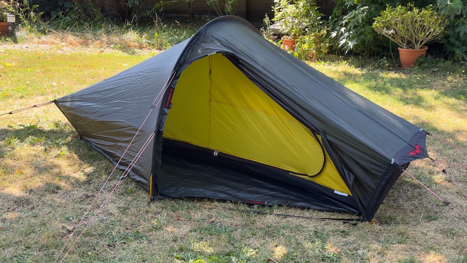 Hilleberg Akto tent met footprint, Ophalen of Verzenden, Zo goed als nieuw, Tot en met 2