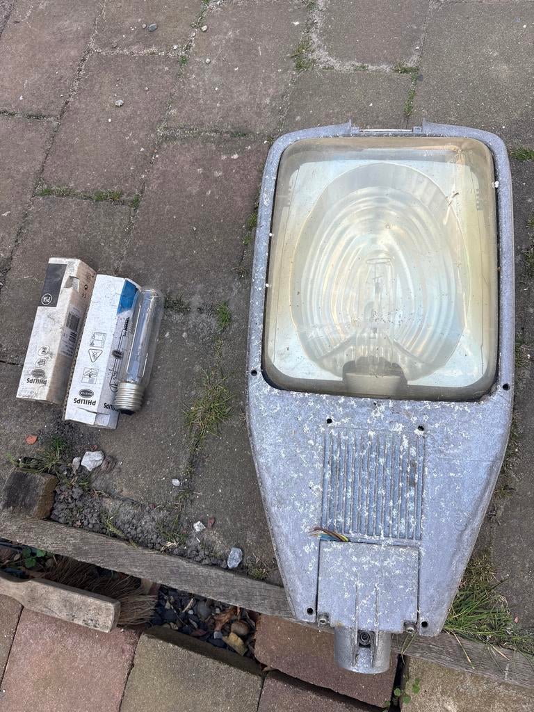 Lantaarn lamp, Ophalen
