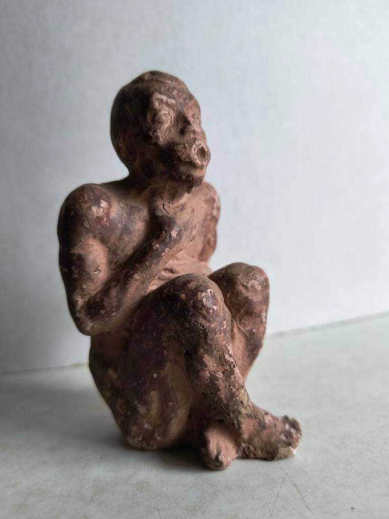 Stenen terracotta beeldje van zieke zittende man Mexico ?, Verzamelen, Beelden en Beeldjes, Mens, Ophalen of Verzenden