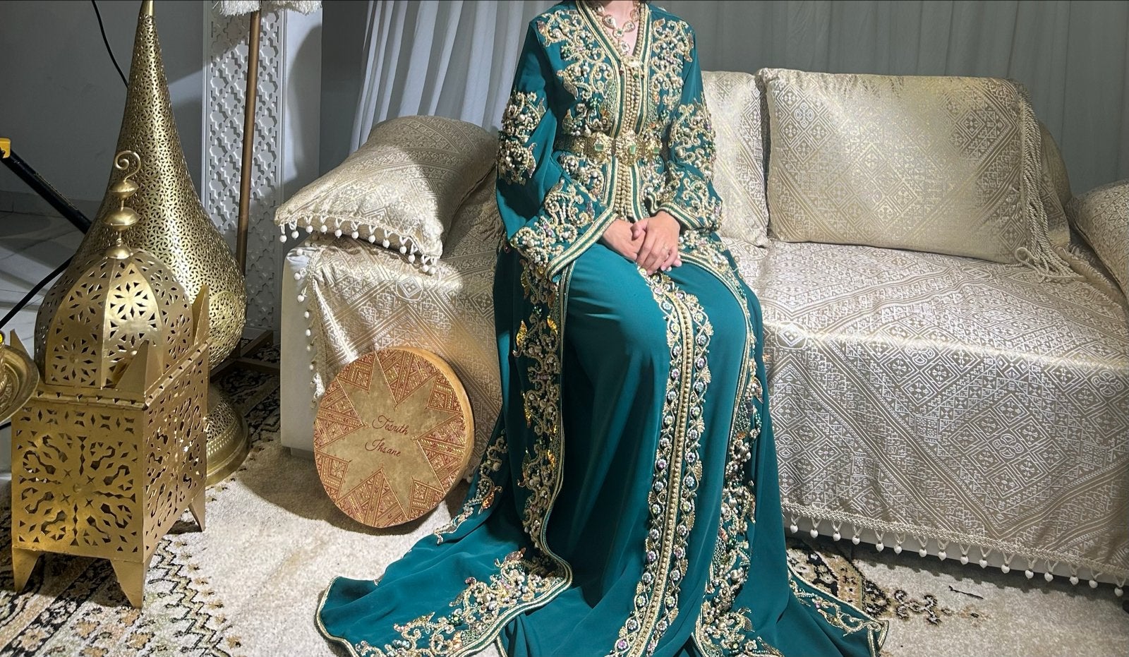 Takshita te huur, Maat 38/40 (M), Ophalen of Verzenden, Zo goed als nieuw, Onder de knie