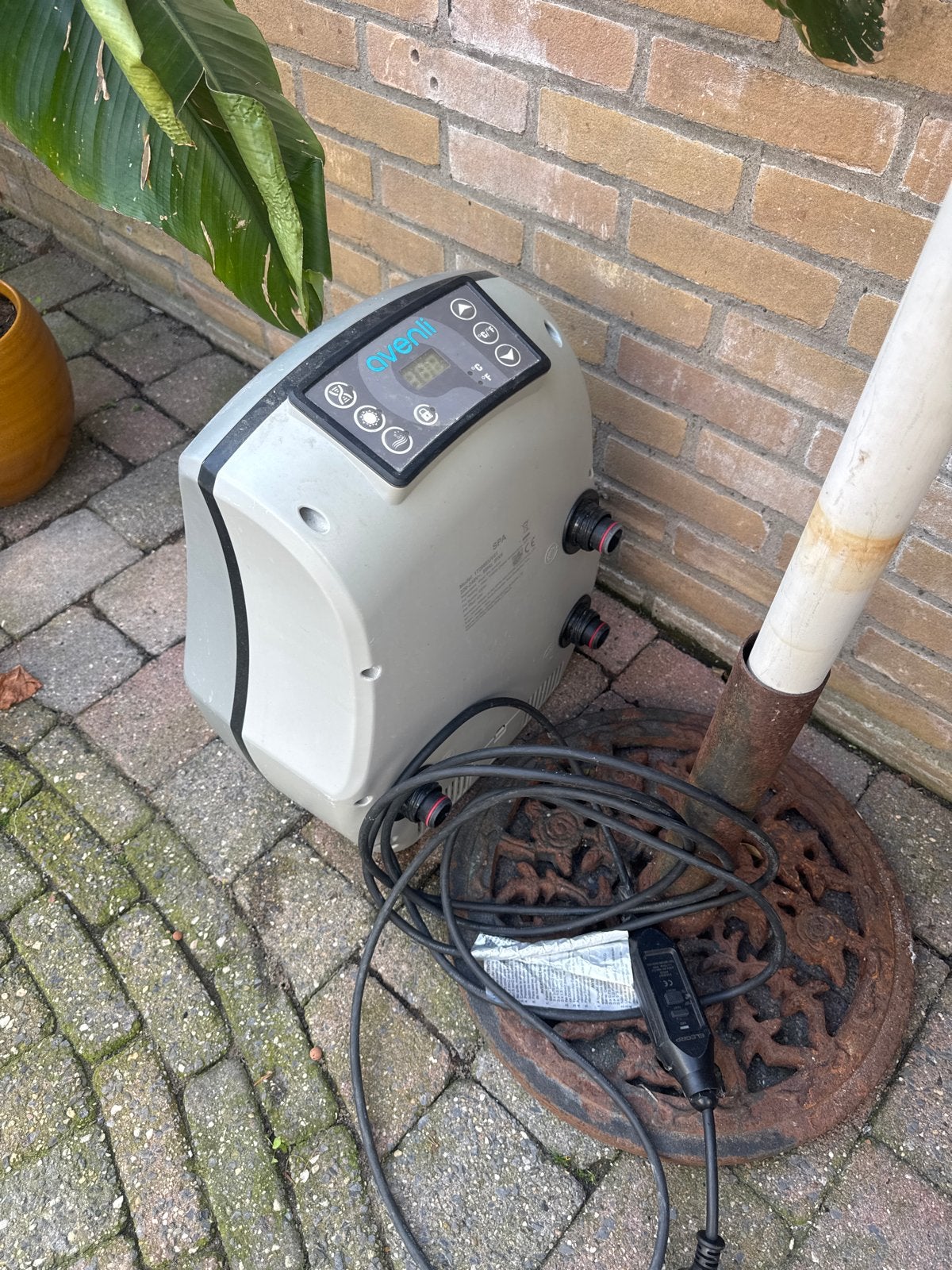Avenli Jacuzzi Pomp met filterhouder en 5 nieuwe filters, Ophalen of Verzenden, Gebruikt, Zwembadpomp