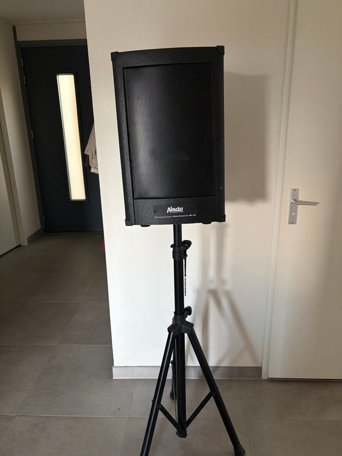 Alecto MPA-120 Mobiele PA Speaker met Microfoon en Statief, Audio, Tv en Foto, Overige merken, Party speaker, Ophalen of Verzenden