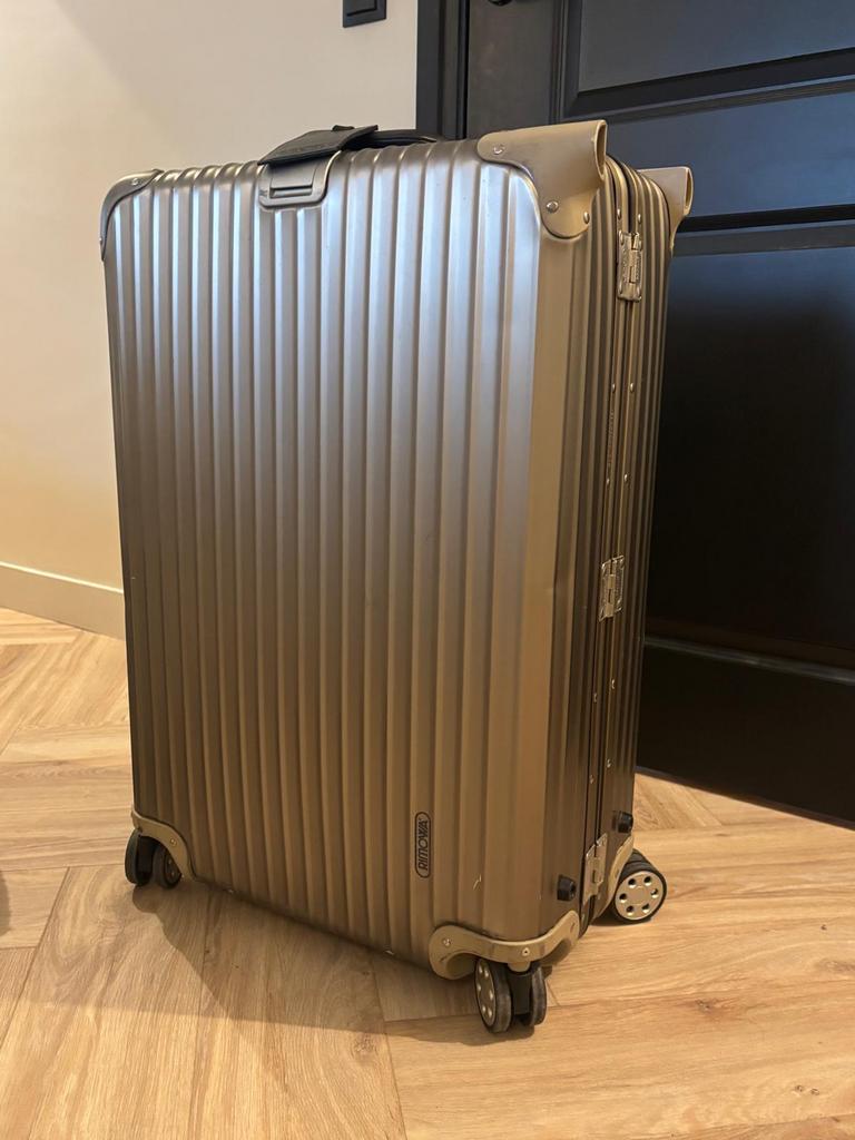 Rimowa Koffer XL met wieltjes en slot, Sieraden, Tassen en Uiterlijk, Koffers, Gebruikt, Metaal, 70 cm of meer, 45 tot 55 cm, Slot