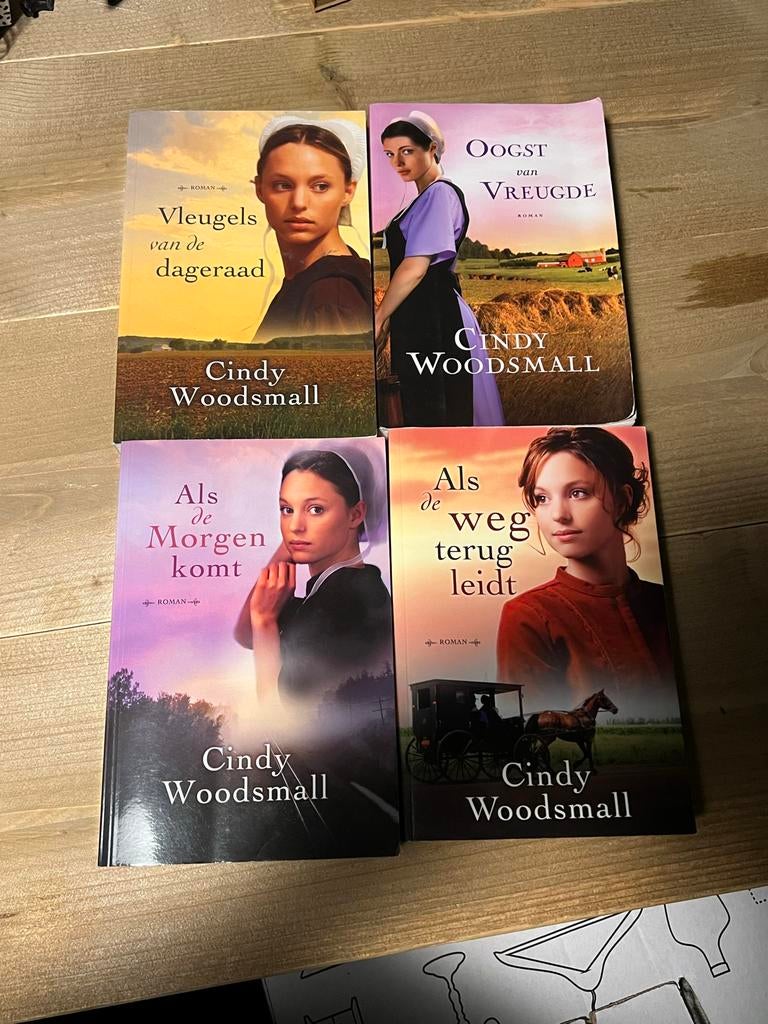 Cindy Woodsmall - 4 romans: Amish serie (goede staat), Boeken, Ophalen of Verzenden, Zo goed als nieuw