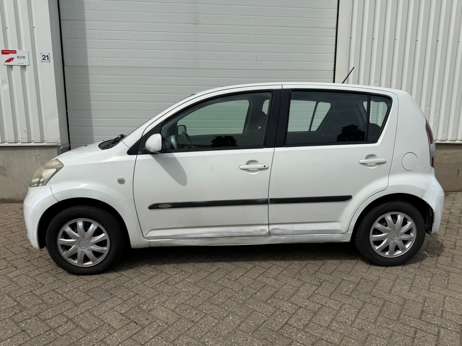 Daihatsu Sirion 1.3 2006 Wit|Airco|5DRS|ElekPakket|NWE APK, Auto's, Voorwielaandrijving, Stof, 4 cilinders, Wit