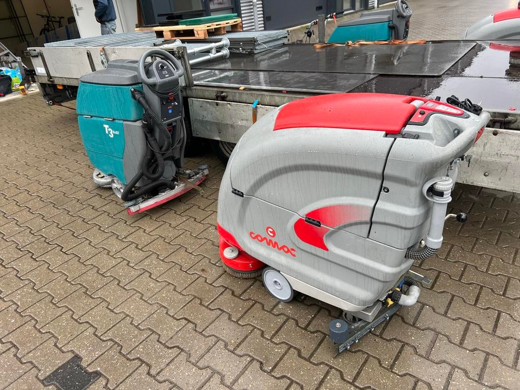 Complete partij professionele schoonmaakmachines, Ophalen