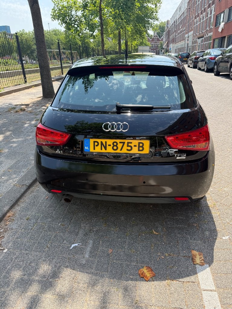 Audi A1 1.0 Tfsi 70KW Sportback 2017 Zwart, Auto's, Voorwielaandrijving, 95 pk, Zwart, Origineel Nederlands