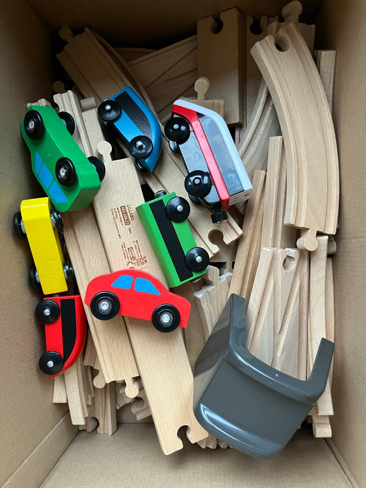 IKEA LILLABO Houten Treinbaan met Treintjes en Auto's, Kinderen en Baby's, Speelgoed | Houten speelgoed, Ophalen, Gebruikt, Rij- of Hobbelspeelgoed