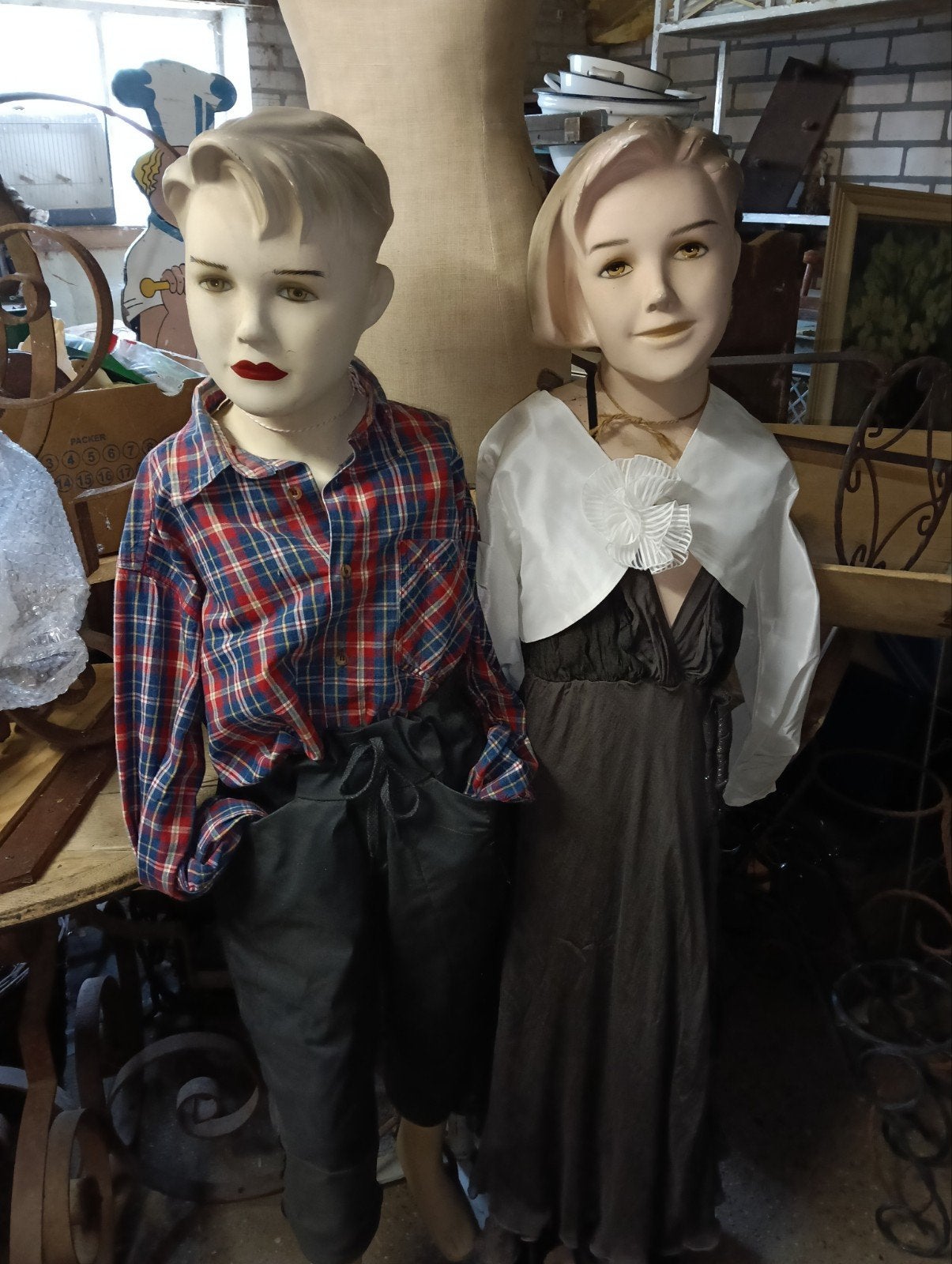 2  Etalage poppen, Ophalen