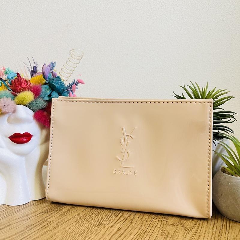 YSL Clutch/Pouch - Crème Ecru - Nieuw!, Sieraden, Tassen en Uiterlijk, Toilettassen, Nieuw, Dame, Beige, Ophalen of Verzenden