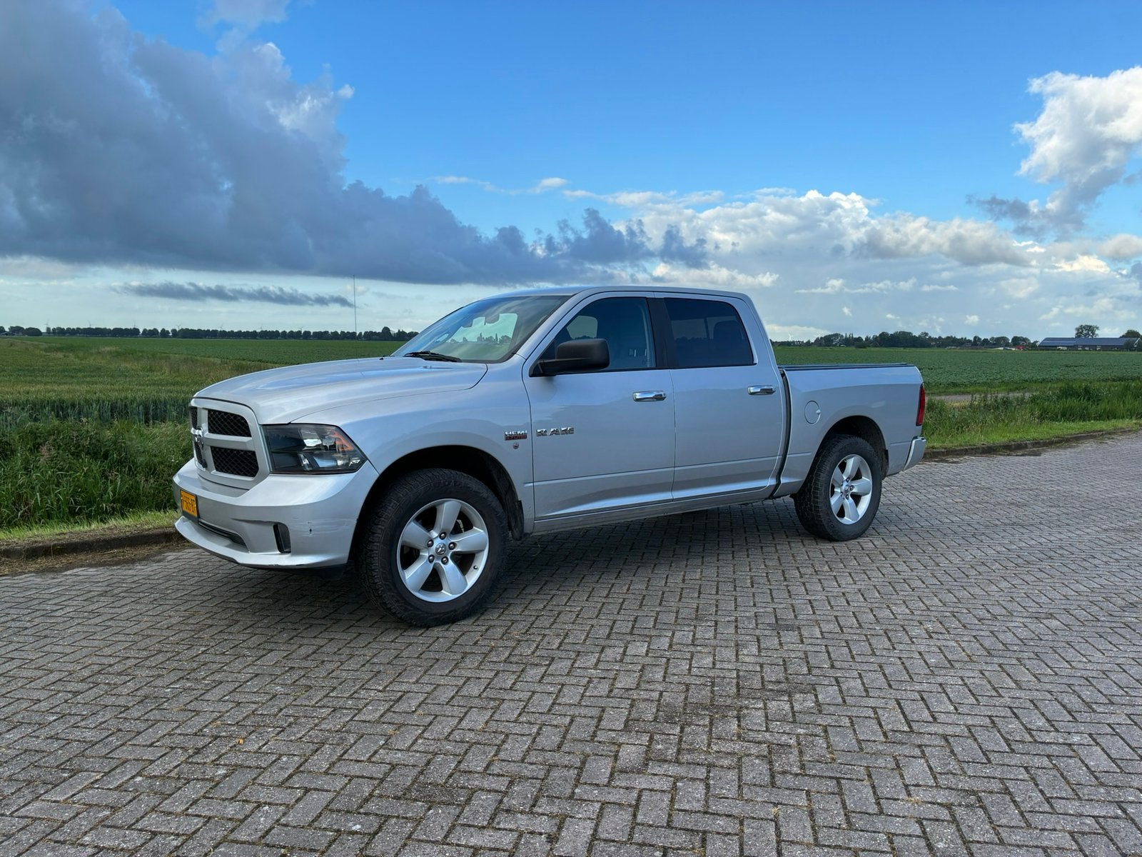 Dodge RAM EURO6 LAGE BIJTELLING, Auto's, Automaat, 5654 cc, Origineel Nederlands, Particulier