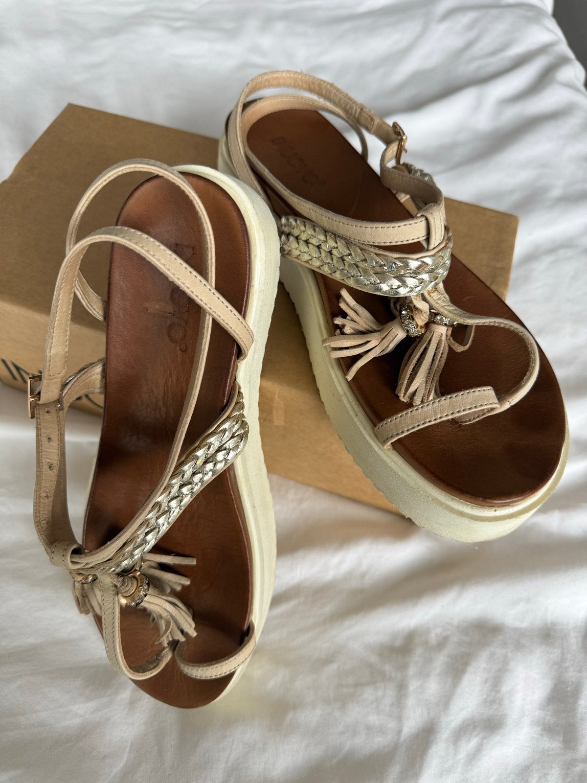 Inuovo sandalen maat 39, Kleding | Dames, Schoenen, Verzenden, Zo goed als nieuw, Beige, Sandalen of Muiltjes