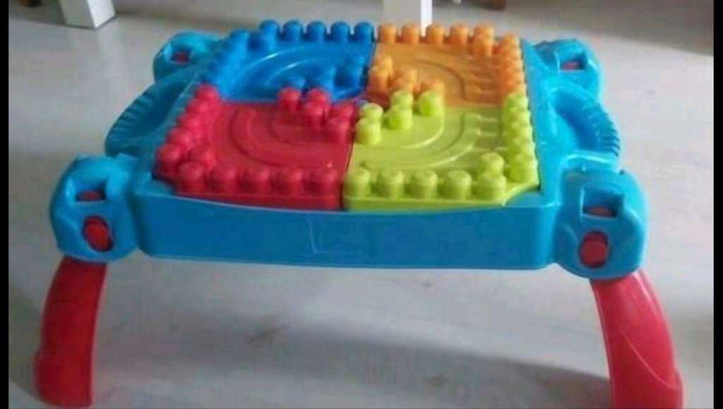 Mega Bloks met Speeltafel - Grote Doos Vol Bouwplezier, Ophalen of Verzenden, Gebruikt, Megabloks