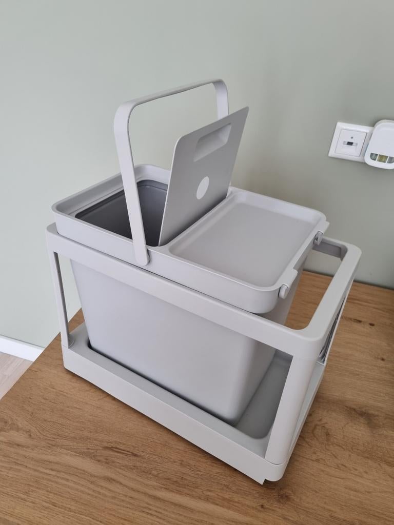 Te koop Ikea keuken prullenbak op rails., Huis en Inrichting, Woonaccessoires | Prullenbakken, Ophalen of Verzenden, Nieuw