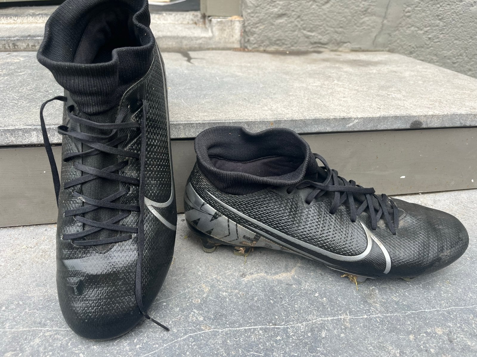 Nike voetbalschoenen zwart maat 42,5 zo goed als nieuw, Sport en Fitness, Voetbal, Ophalen of Verzenden, Zo goed als nieuw, Schoenen