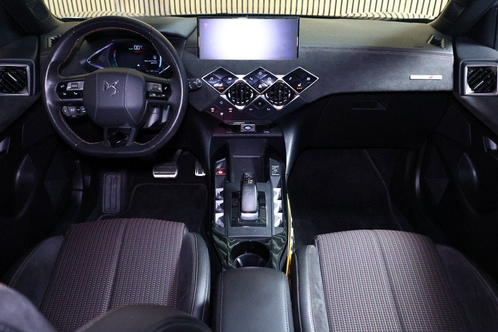 DS DS 3 Crossback E-Tense PERFORMANCE AVM VIRTUAL NAVI HEADU, Auto's, DS, 136 pk, Gebruikt, Zwart, Leder en Stof