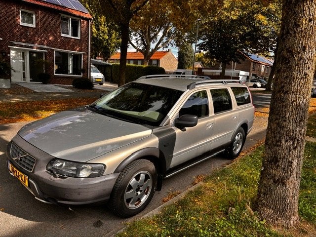 Volvo V70 2.4 T XC 4WD AUT 2002 Bruin, Auto's, 1800 kg, Overige kleuren, 2435 cc, Vierwielaandrijving