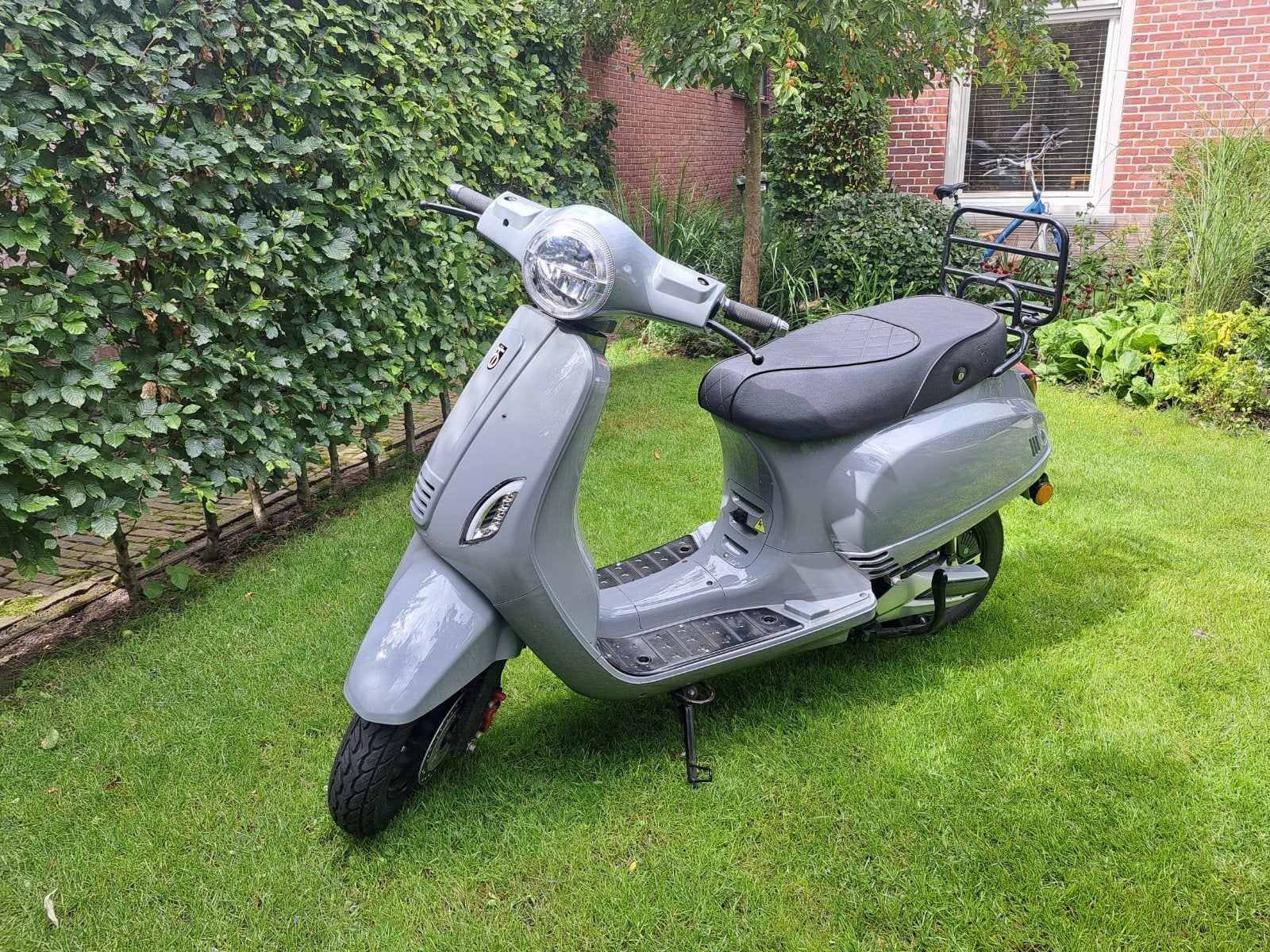 Zo goed als nieuwe btc  elektrische snor scooter  89 km!, Ophalen of Verzenden