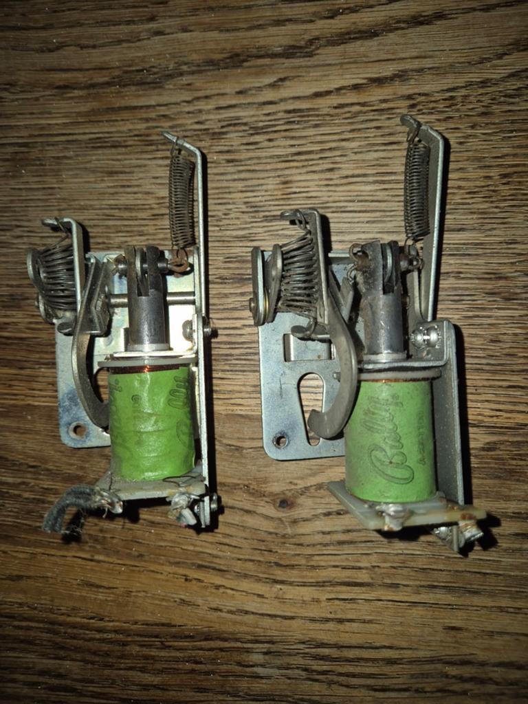 Bally hole kicker assembly,, Ophalen of Verzenden, Onderdeel of Defecte kast