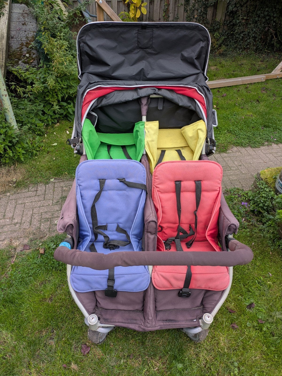 Gebruikte vierlingwagen van Familidoo en voetenzakken, Ophalen, Gebruikt, Overige merken