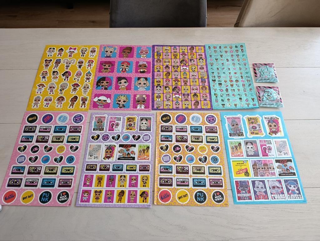 LOL Surprise stickervellen + glanzende stickers in zakjes, Ophalen of Verzenden, Zo goed als nieuw, Meerdere stickers