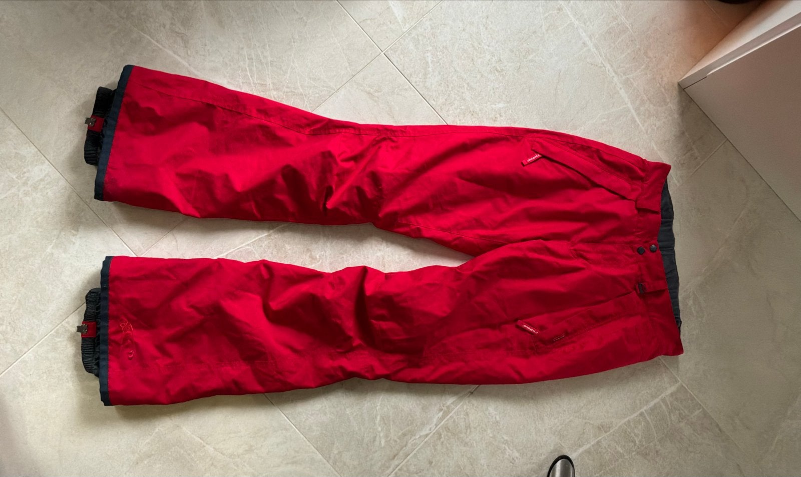 O'Neill skibroek maat 36 - Rood, Kleding | Dames, Ophalen of Verzenden, Gedragen, Maat 36 (S), Broek