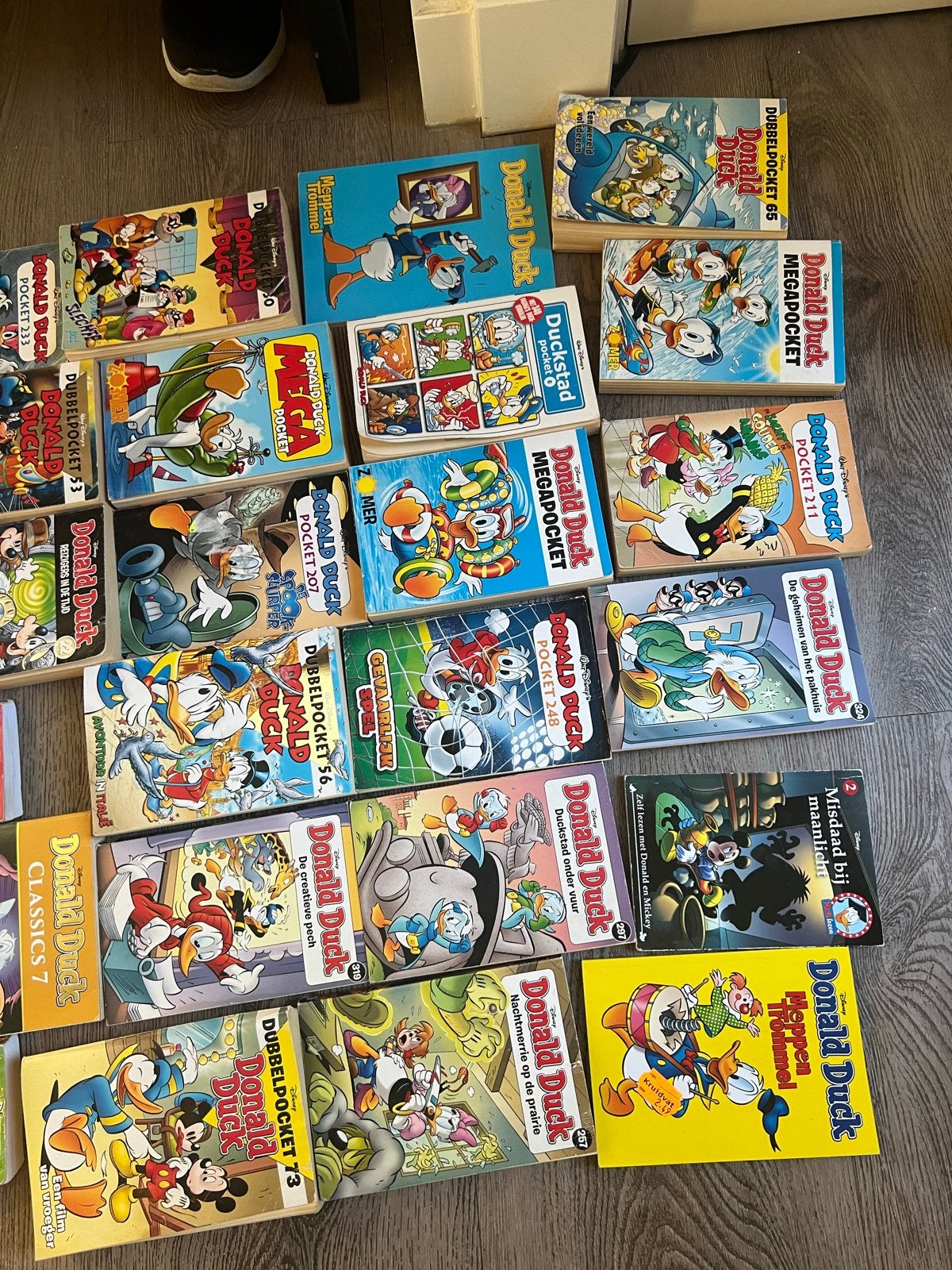 Donald Duck Pocket, Weekblad, Extra en Stoer - Diverse Uitga, Meerdere stripboeken, Ophalen of Verzenden, Gelezen