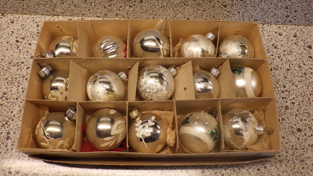 mooie zilverkleurige kerstballen, Ophalen of Verzenden, Gebruikt