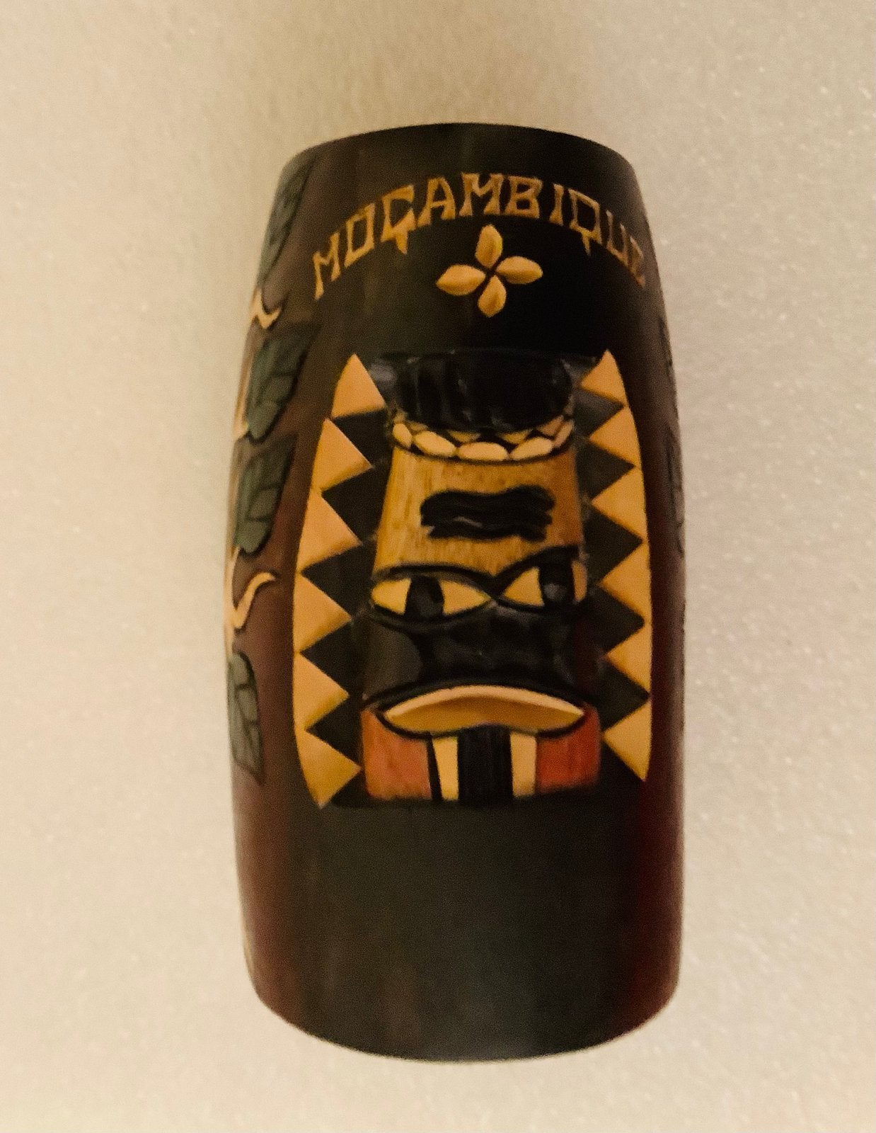 Nieuwe Handgesneden Houten Vaas / Pennenbak uit Mozambique, Handgemaakt, Meerkleurig, 14 cm, Nieuw