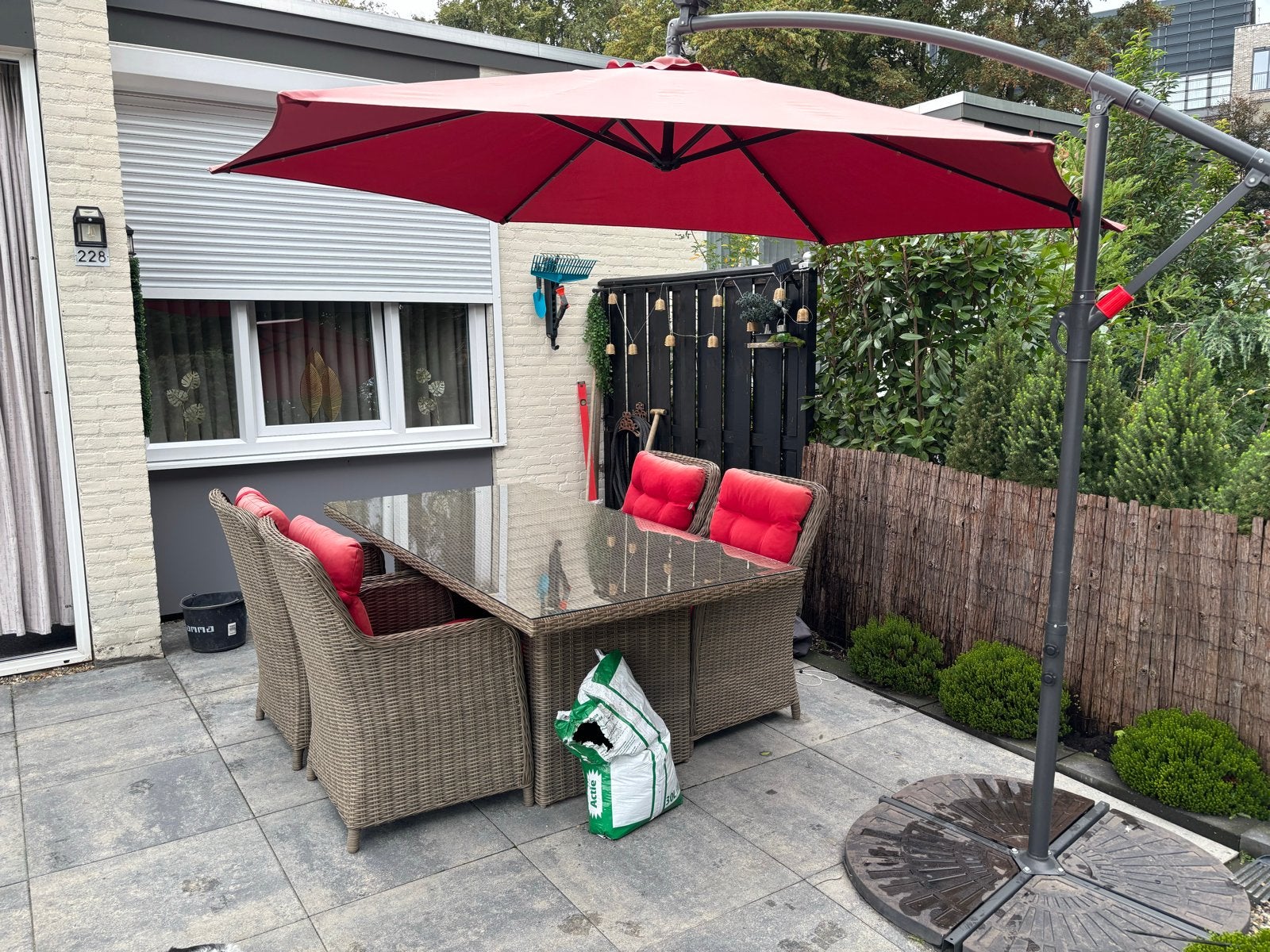 Complete tuinset met parasol en kussens - 200x100 cm tafel, Ophalen, Gebruikt, Eettafel, 6 zitplaatsen