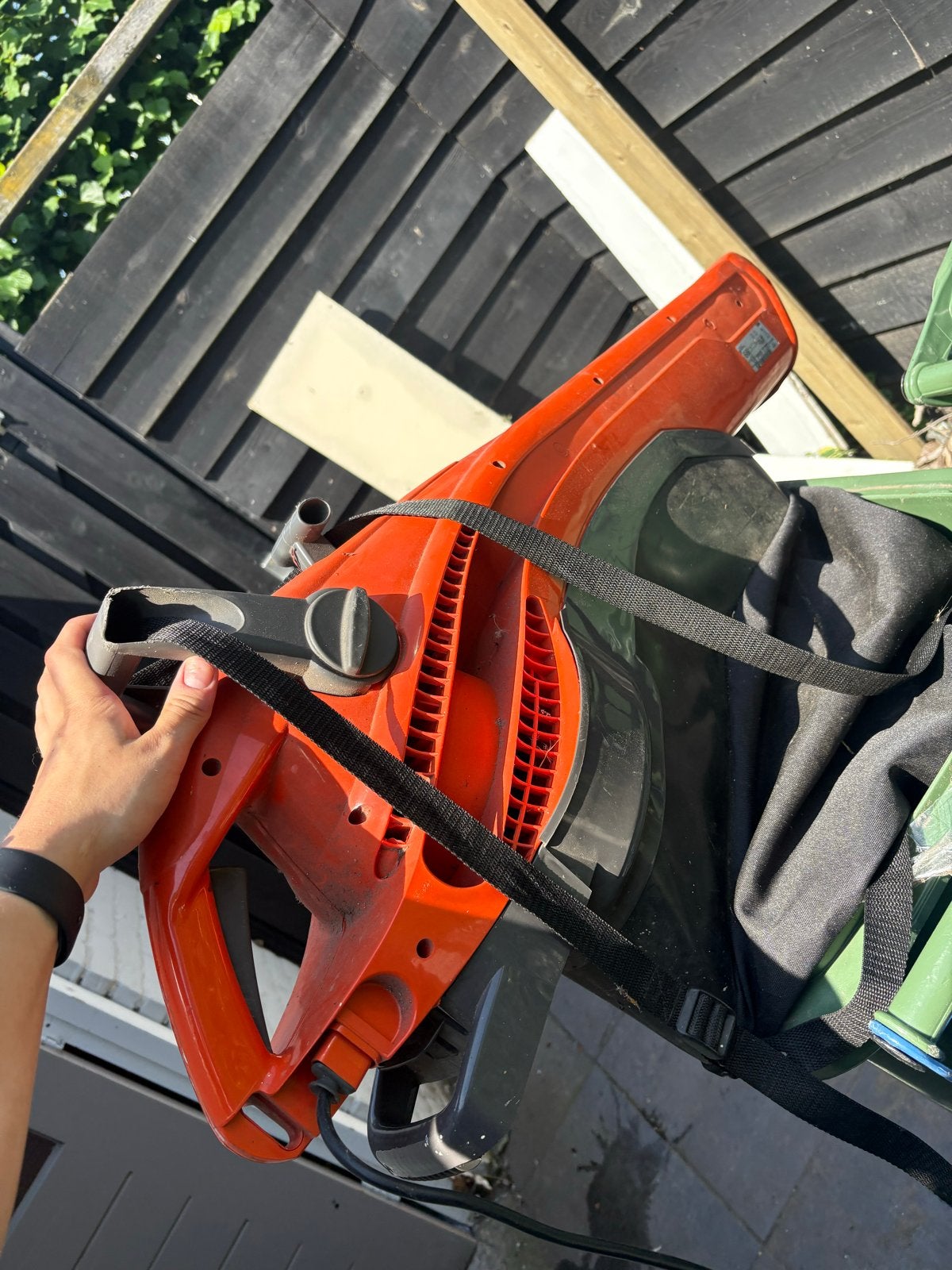 Flymo GardenVac 2500W Turbo Bladblazer/Bladzuiger, Gebruikt, Handgedragen, Ophalen of Verzenden, Met opvangzak
