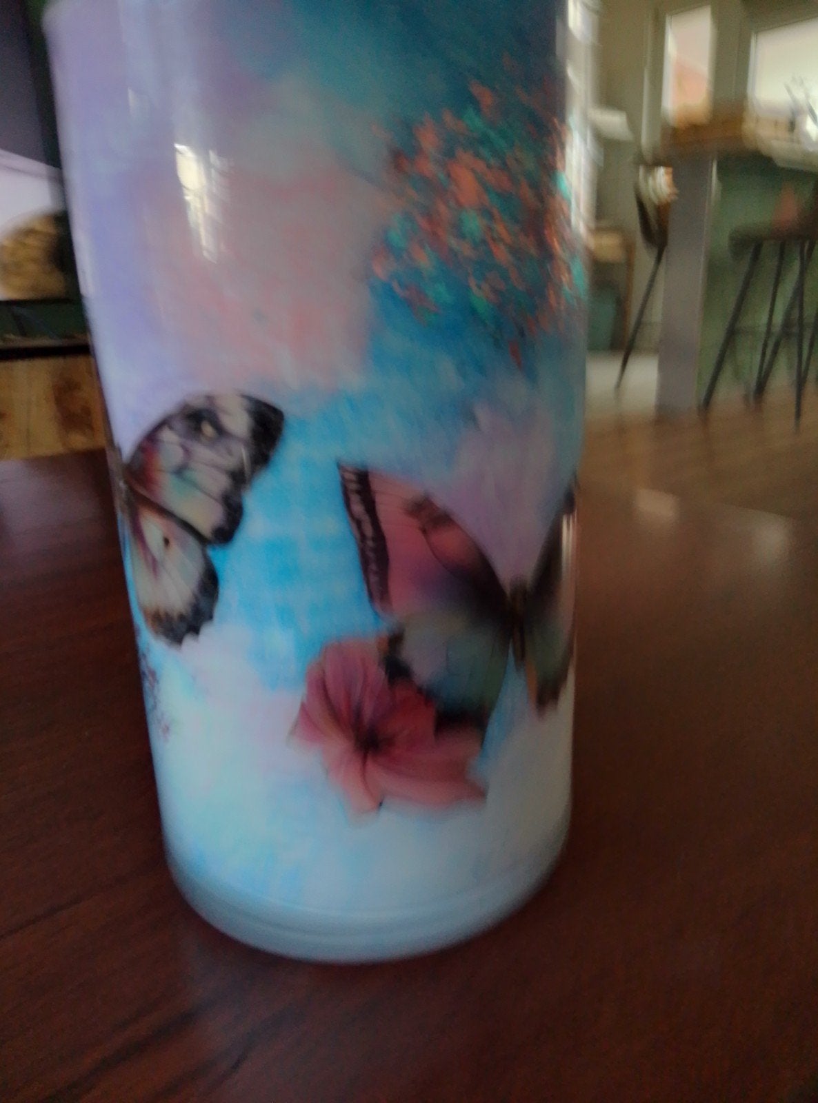 Decoupage vaasje met vlinders en bloemen, Ophalen, Gebruikt, Meerkleurig, Glas
