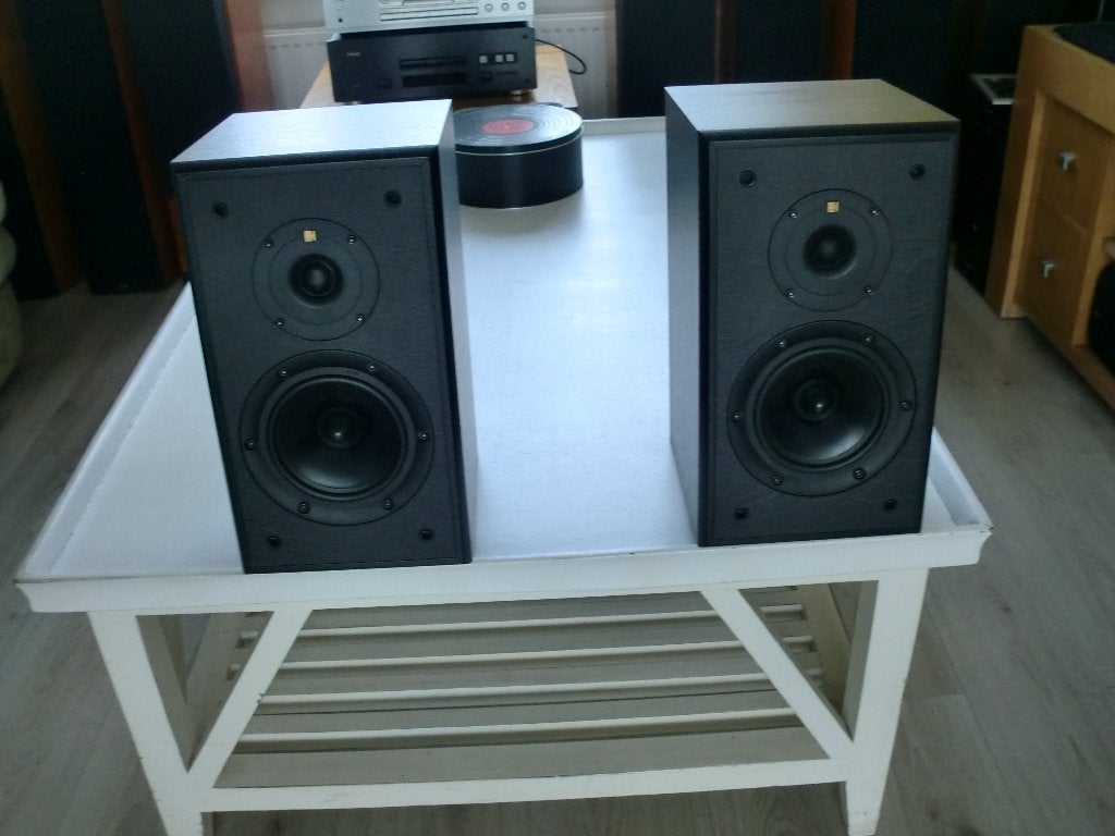 Kef Cresta 2 SP-3303 kleur zwart top geluid te beluisteren., Audio, Tv en Foto, Luidsprekers, Ophalen of Verzenden, Zo goed als nieuw