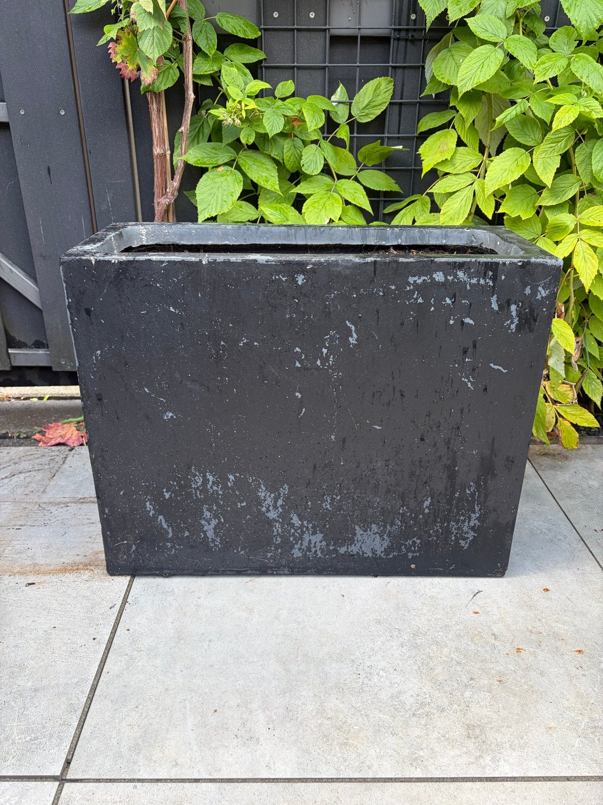Twee rechthoekige bloembakken van steen, Tuin en Terras, Bloembakken en Plantenbakken, Ophalen, Gebruikt, Balkon, 60 tot 100 cm