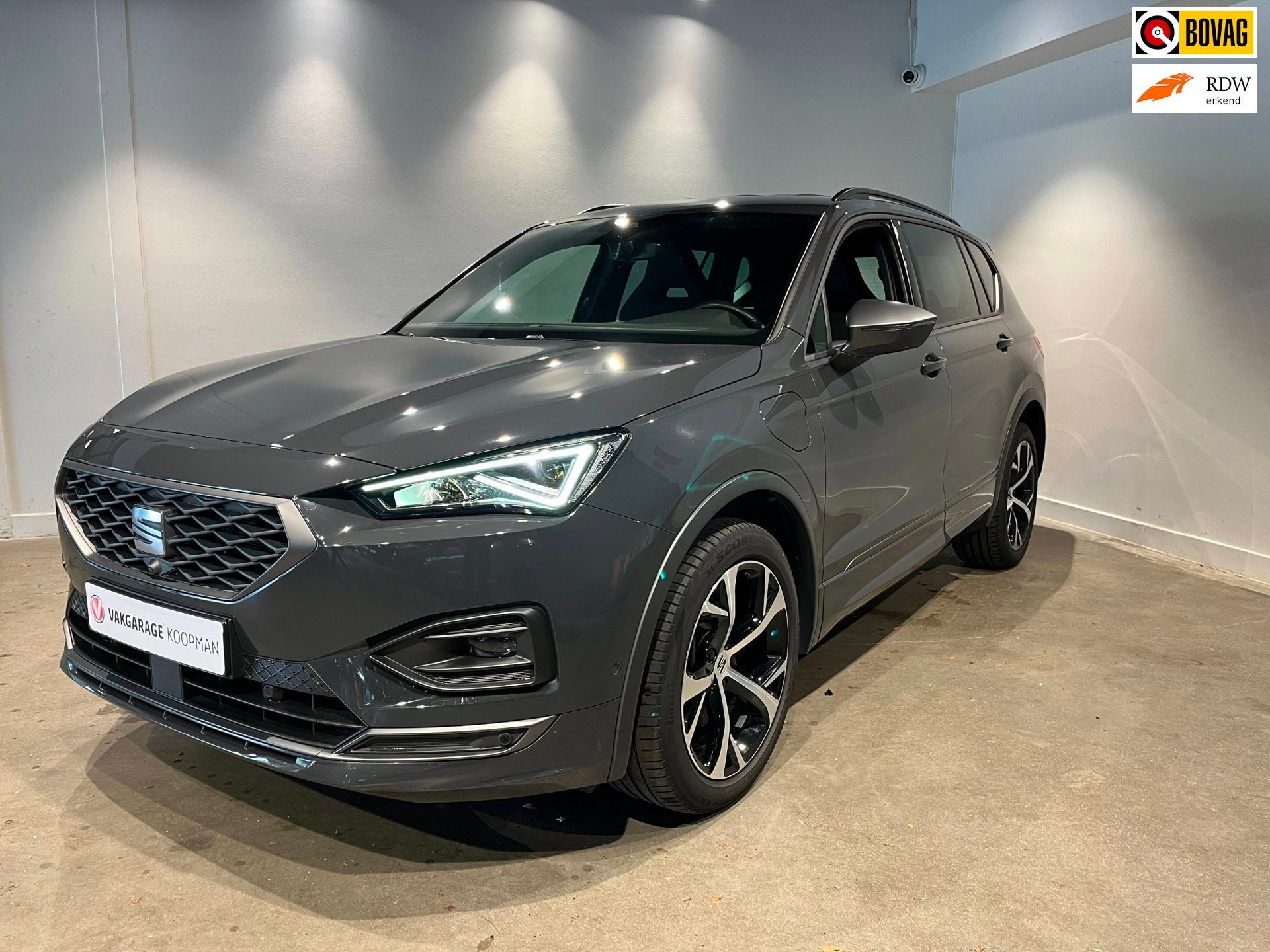 Seat TARRACO 1.4 TSI e-Hybrid PHEV FR Intense Memory|ACC|360, Auto's, Dealer onderhouden, 4 cilinders, Adaptive Cruise Control