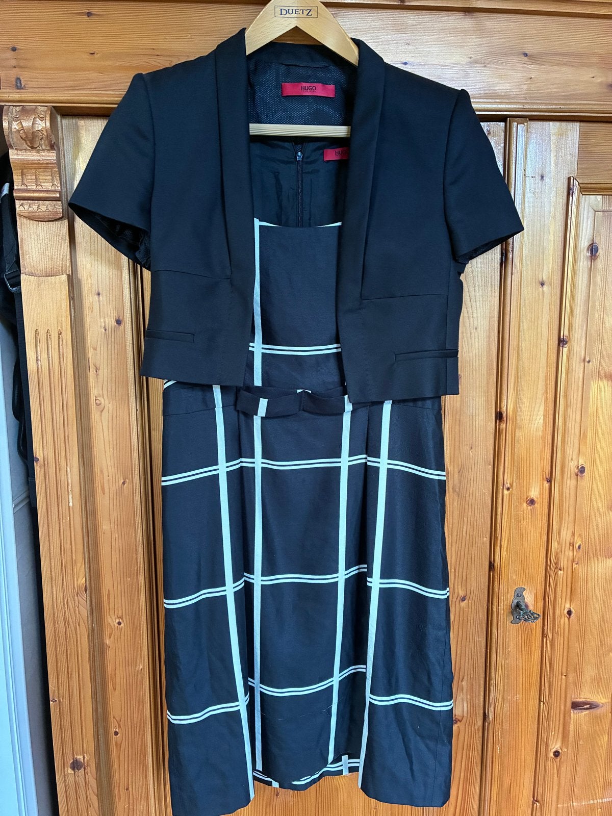 Hugo Boss jurk met bijpassend jasje - Zwart/Wit, Kleding | Dames, Ophalen of Verzenden, Gedragen, Zwart