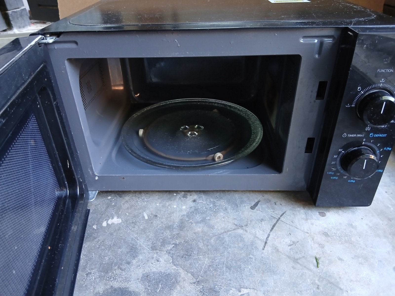 Toshiba Magnetron - Zwart, Zo goed als nieuw, Witgoed en Apparatuur, Magnetrons, Ophalen of Verzenden, Draaiplateau, Magnetron