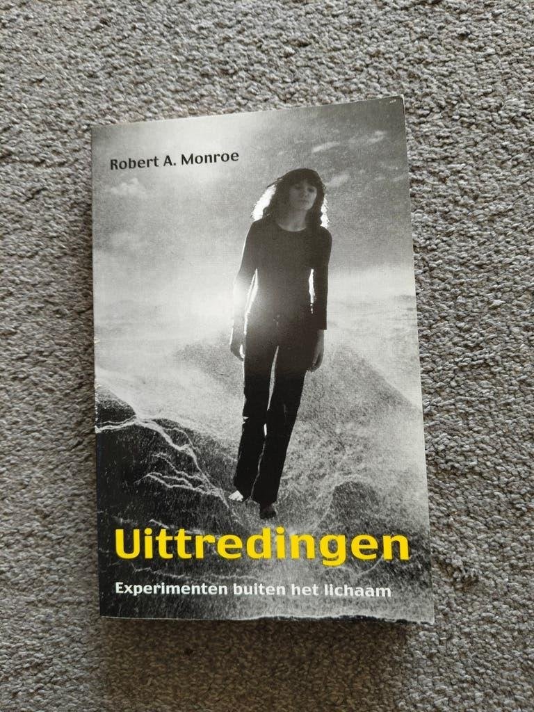 Uittredingen   Monroe, Spiritualiteit algemeen, Ophalen of Verzenden, Zo goed als nieuw, Robert Monroe