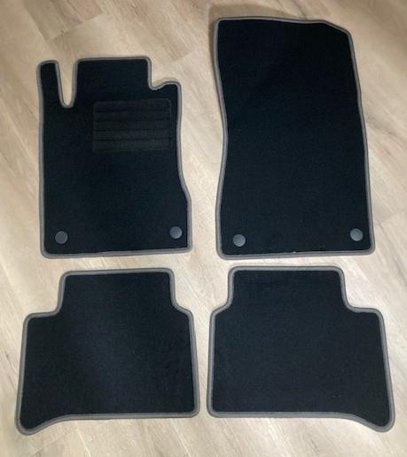 Mattenset voor een Mercedes-Benz E-klasse W211, Auto-onderdelen, Interieur en Bekleding, Info@schoenek.de, Mercedes-Benz, Nieuw