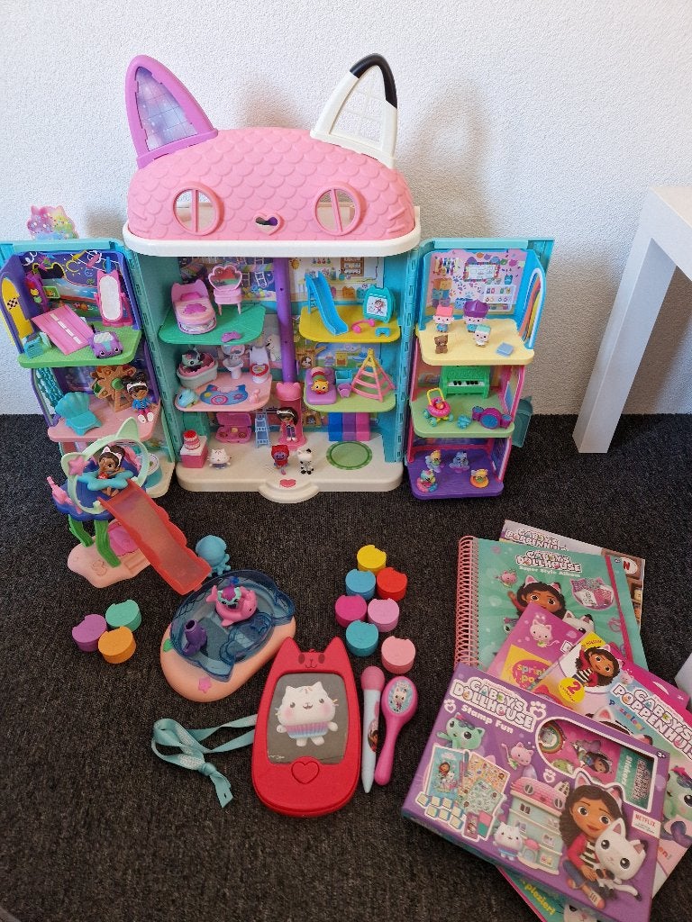 Gabby's poppenhuis + zwembad, Kinderen en Baby's, Speelgoed | Poppenhuizen, Ophalen, Zo goed als nieuw, Poppenhuis