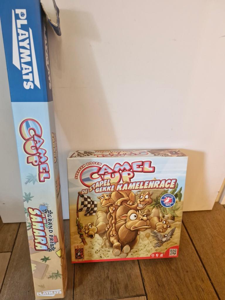 Camel Up: Het Gekke Kamelenrace Bordspel, Vijf spelers of meer, Ophalen of Verzenden, Zo goed als nieuw, 999 Games