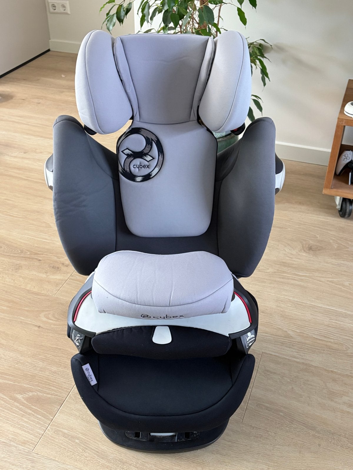 Nette en veilige Cybex Pallas M-fix autostoel 1/2/3, Autogordel of Isofix, Zijbescherming, Zo goed als nieuw, 9 t/m 36 kg