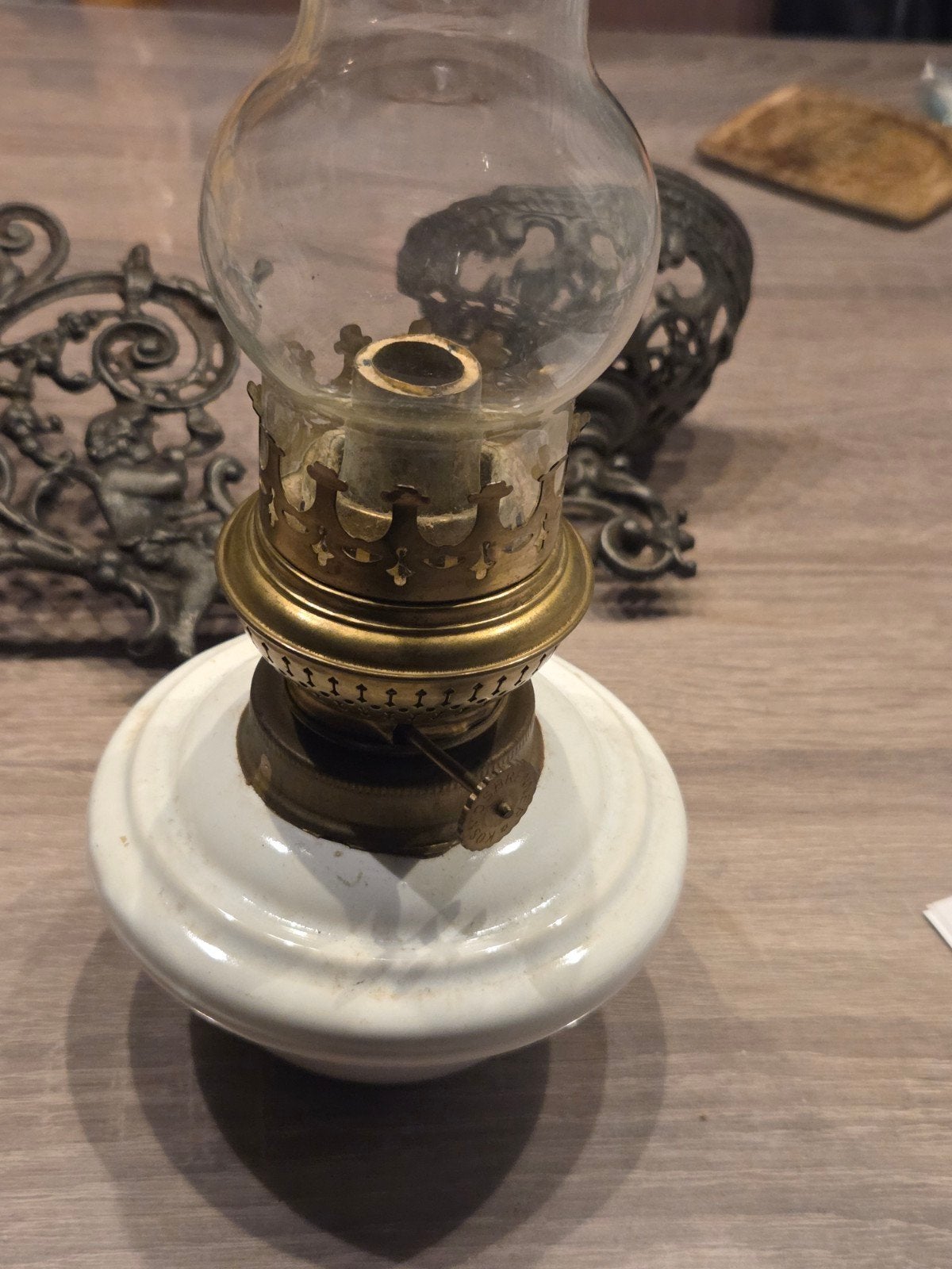 Antieke olielamp met glazen kap, Antiek en Kunst, Ophalen