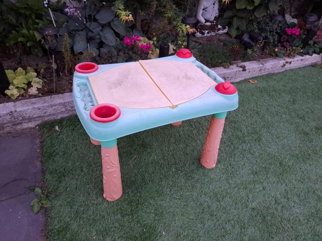 Watertafel / Zandtafel voor kinderen - Gratis af te halen, Kinderen en Baby's, Speelgoed | Buiten | Los speelgoed, Ophalen, Gebruikt