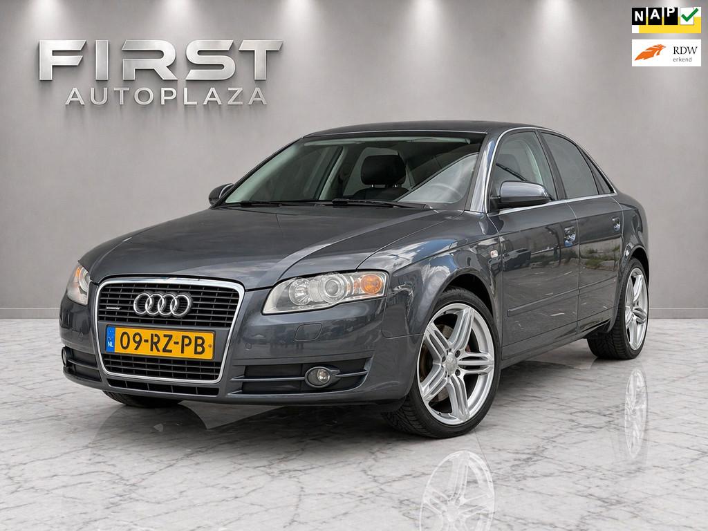 Audi A4 Limousine 3.2 FSI quattro Pro Line AUTOMAAT NAVI/CRU, Auto's, Stof, Zwart, A4, Origineel Nederlands