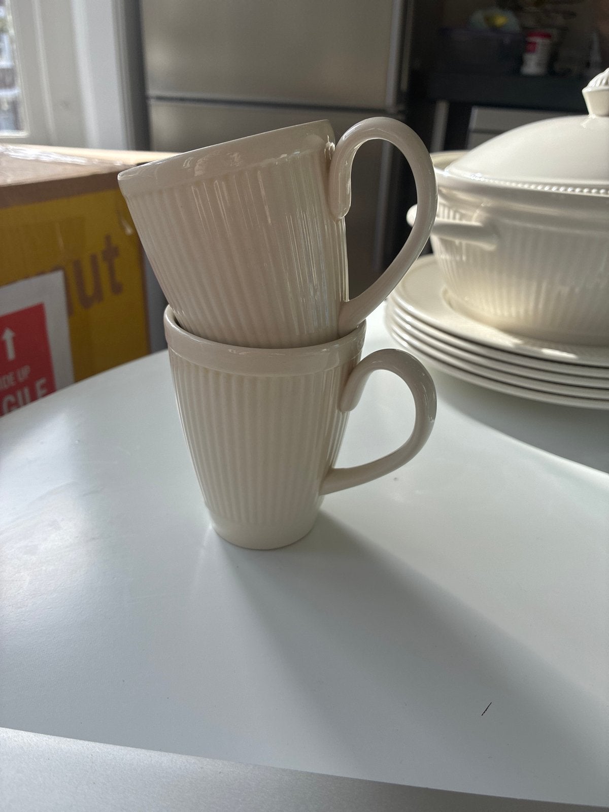 Wedgwood Windsor mokken - Set van 2, Huis en Inrichting, Keuken | Servies, Klassiek, Zo goed als nieuw, Wedgwood, Porselein
