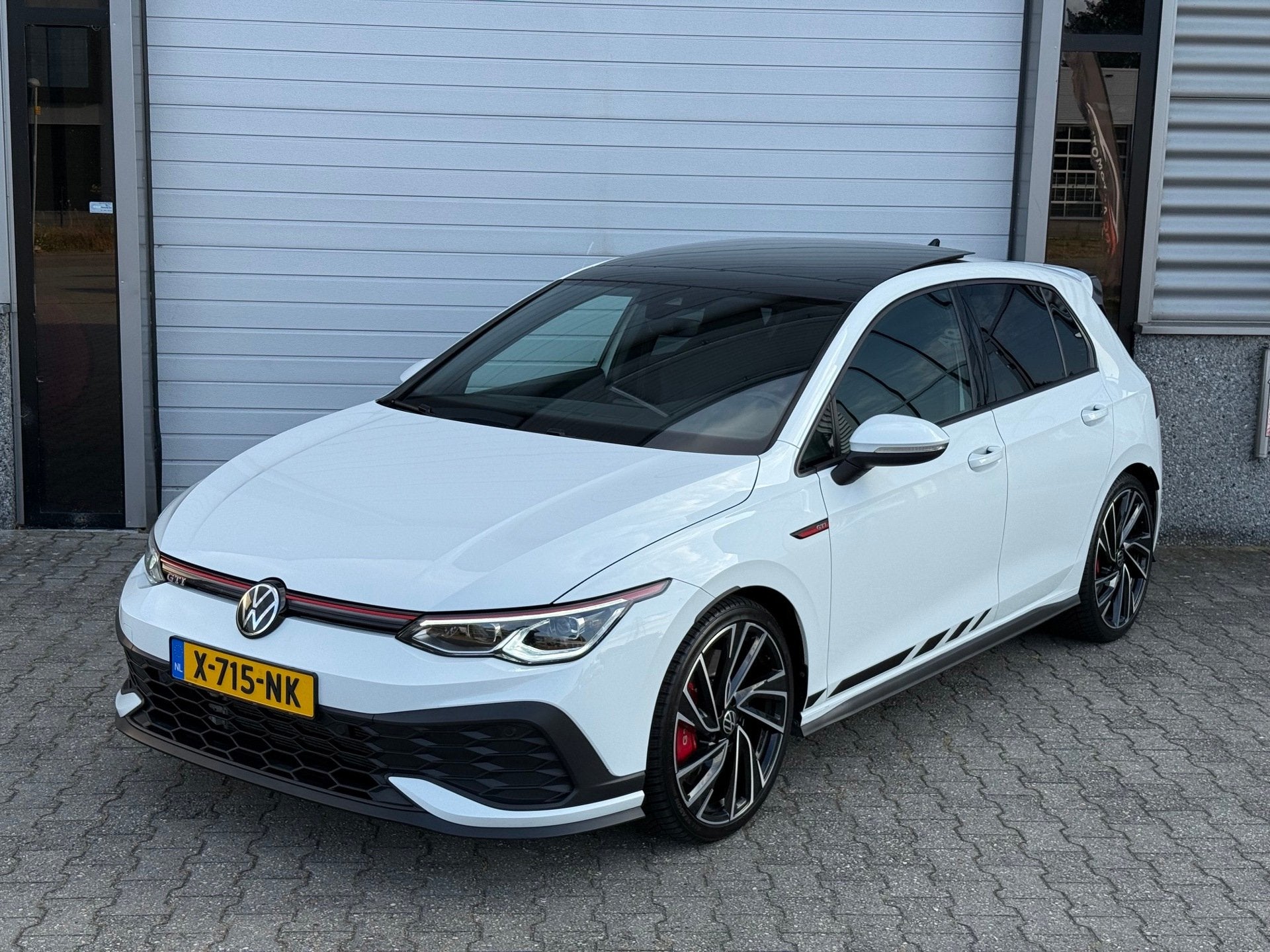 Volkswagen Golf 2.0 TSI GTI Clubsport 300PK Pano IQ, Gebruikt, 4 cilinders, 1984 cc, Alcantara