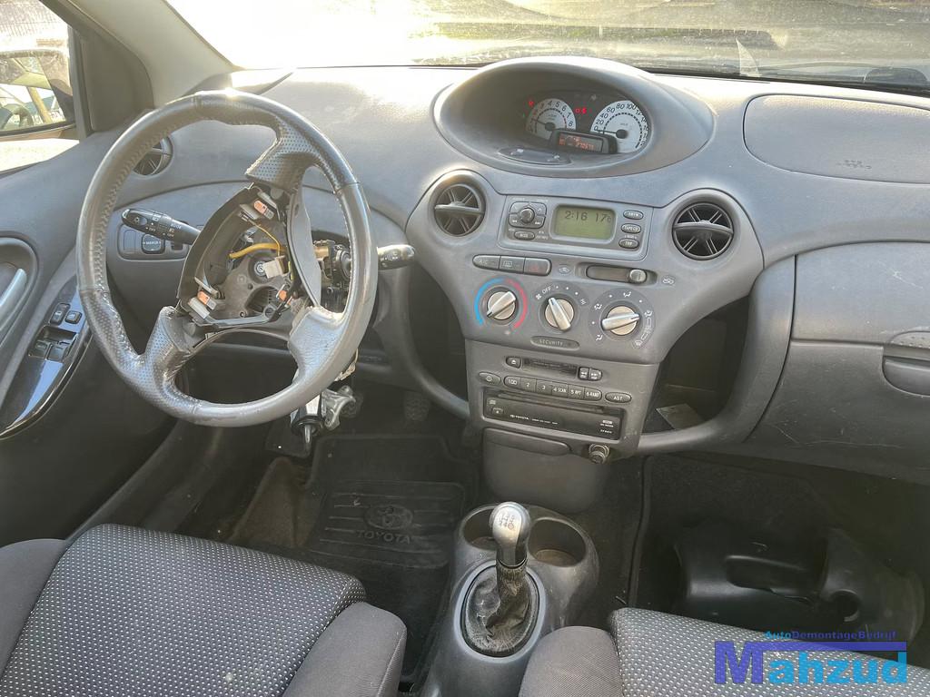 TOYOTA YARIS P1 Dashboard kast delen onderdelen, Info@toyota.co.jp, Gebruikt, Toyota Motor Corporation, Toyota
